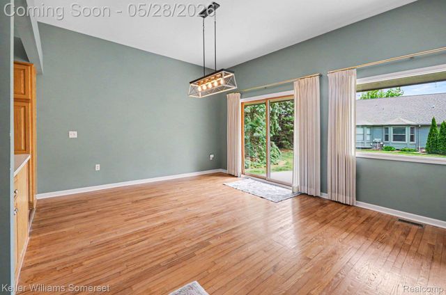 4432 Thornwood Court, Warren, MI 48092