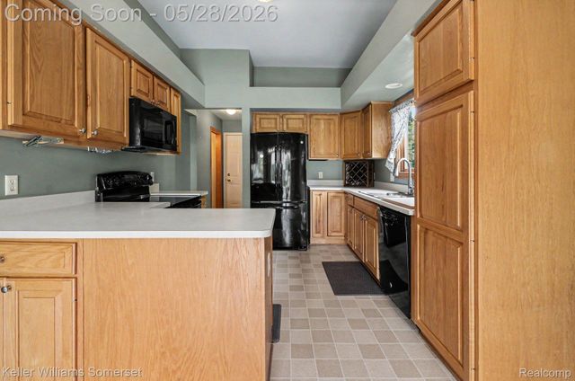 4432 Thornwood Court, Warren, MI 48092