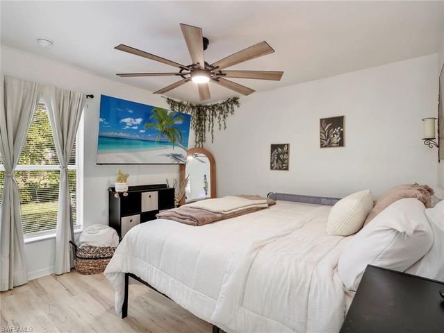 1903 NE 33rd ST, Cape Coral, FL 33909