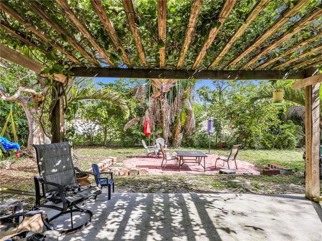 1903 NE 33rd ST, Cape Coral, FL 33909