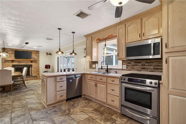 2917 Ames Cove DR, Suffolk, VA 23435