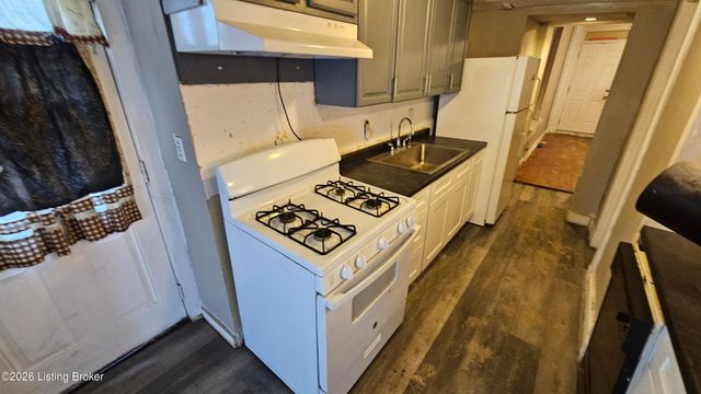 526 Dr W. J. Hodge St, Louisville, KY 40203