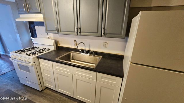 526 Dr W. J. Hodge St, Louisville, KY 40203