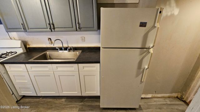 526 Dr W. J. Hodge St, Louisville, KY 40203