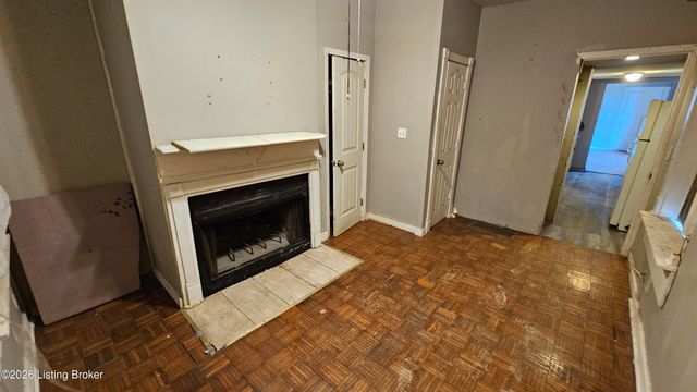 526 Dr W. J. Hodge St, Louisville, KY 40203