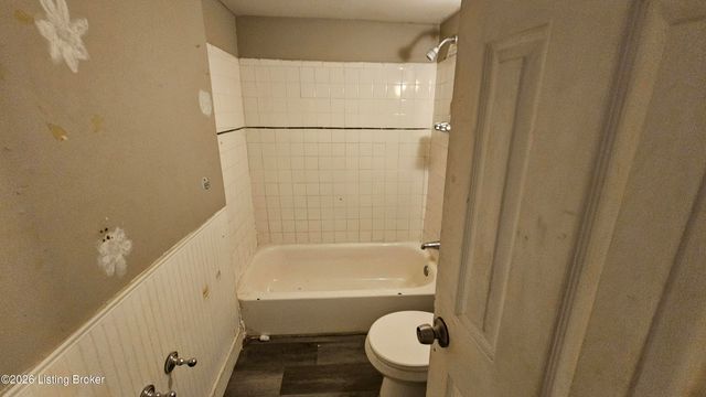 526 Dr W. J. Hodge St, Louisville, KY 40203