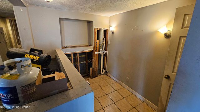 526 Dr W. J. Hodge St, Louisville, KY 40203