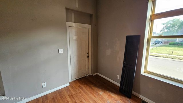 526 Dr W. J. Hodge St, Louisville, KY 40203