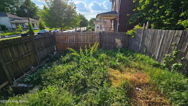 526 Dr W. J. Hodge St, Louisville, KY 40203