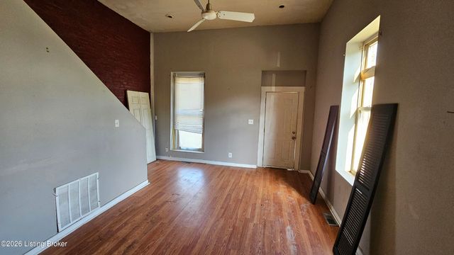 526 Dr W. J. Hodge St, Louisville, KY 40203