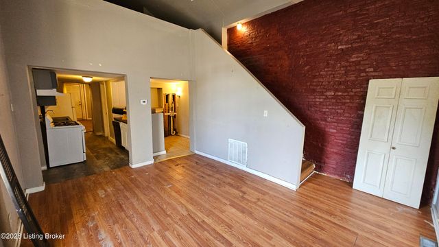 526 Dr W. J. Hodge St, Louisville, KY 40203