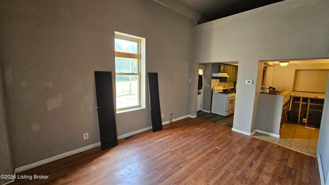 526 Dr W. J. Hodge St, Louisville, KY 40203