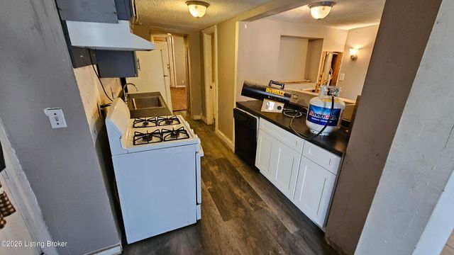 526 Dr W. J. Hodge St, Louisville, KY 40203