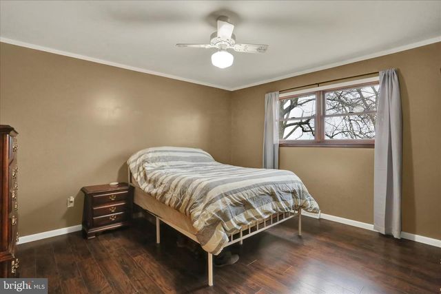 203 PEMBROKE DR, Shillington, PA 19607