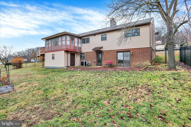 203 PEMBROKE DR, Shillington, PA 19607