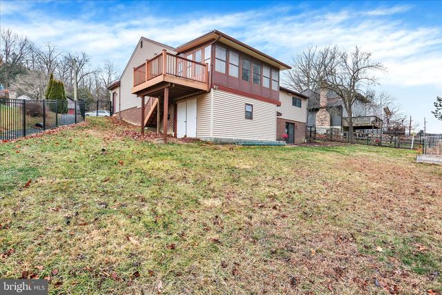 203 PEMBROKE DR, Shillington, PA 19607