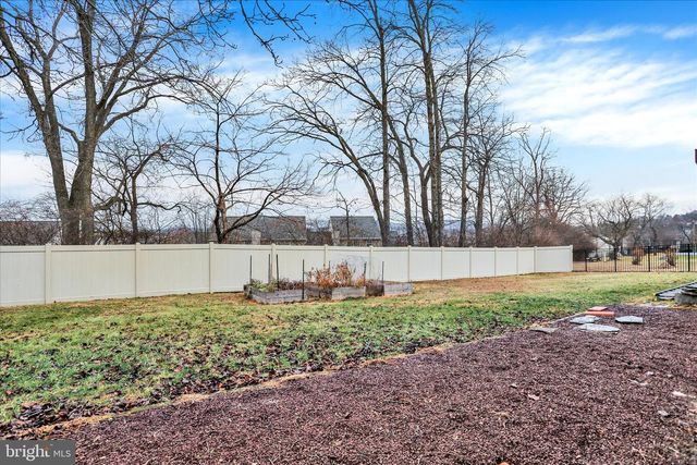 203 PEMBROKE DR, Shillington, PA 19607