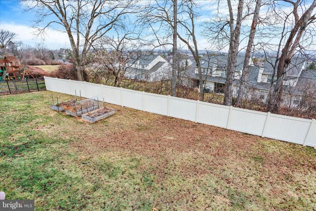 203 PEMBROKE DR, Shillington, PA 19607