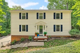 2402 Coachman DR, Roanoke, VA 24012