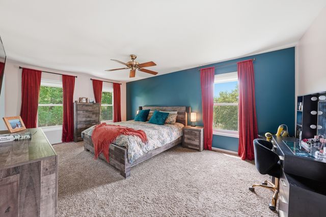 260 Hillhurst Drive, Cary, IL 60013