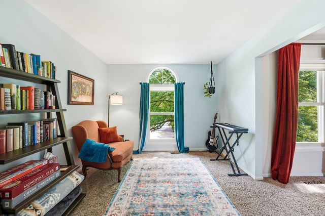 260 Hillhurst Drive, Cary, IL 60013