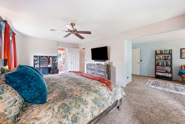 260 Hillhurst Drive, Cary, IL 60013