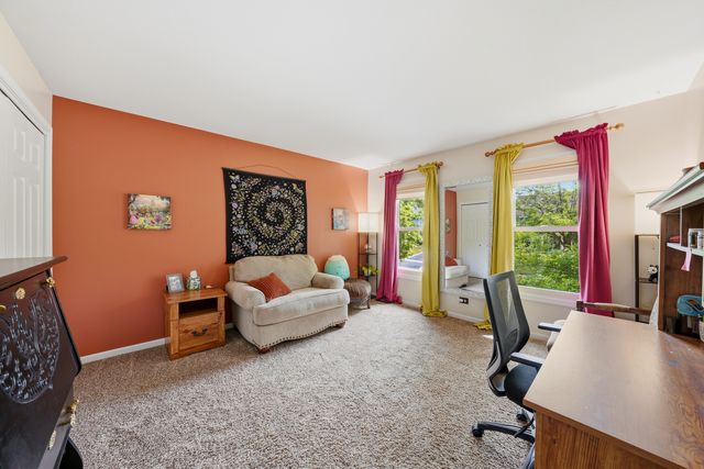 260 Hillhurst Drive, Cary, IL 60013