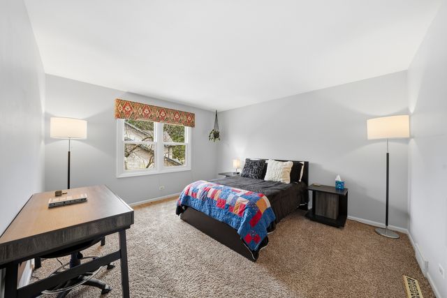 260 Hillhurst Drive, Cary, IL 60013