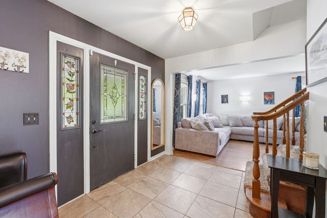 260 Hillhurst Drive, Cary, IL 60013
