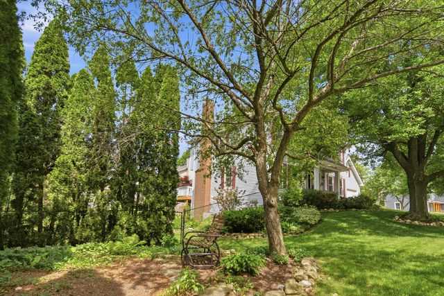 260 Hillhurst Drive, Cary, IL 60013
