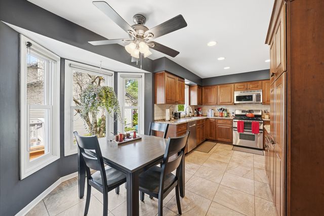260 Hillhurst Drive, Cary, IL 60013