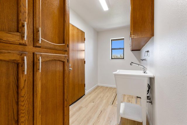 10680 Cleveland Ave, Oakdale, CA 95361