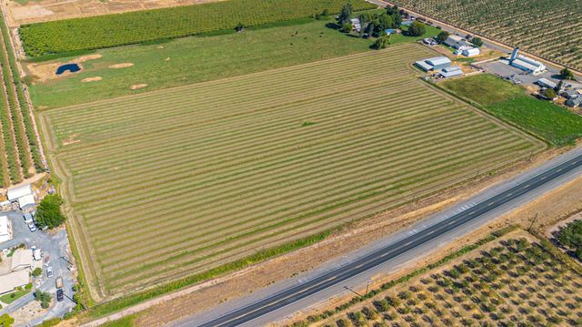 10680 Cleveland Ave, Oakdale, CA 95361