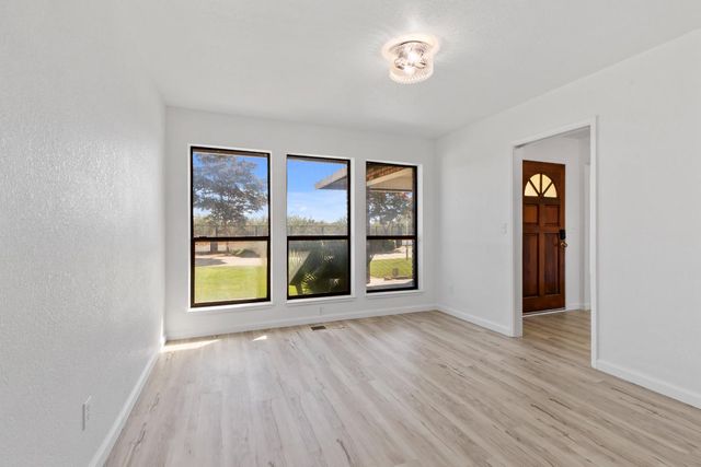 10680 Cleveland Ave, Oakdale, CA 95361