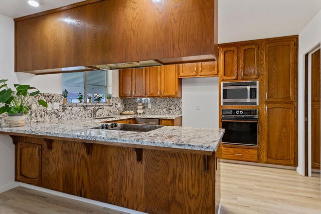 10680 Cleveland Ave, Oakdale, CA 95361