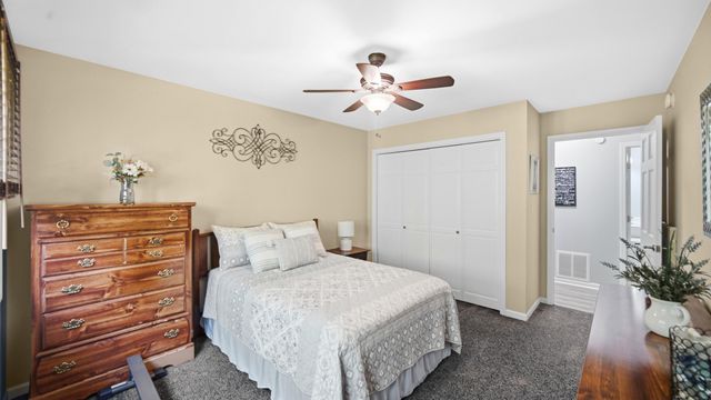 9320 Spring Creek Drive 6, Highland, IN 46322
