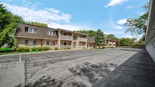 9320 Spring Creek Drive 6, Highland, IN 46322