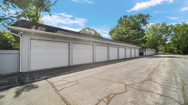 9320 Spring Creek Drive 6, Highland, IN 46322