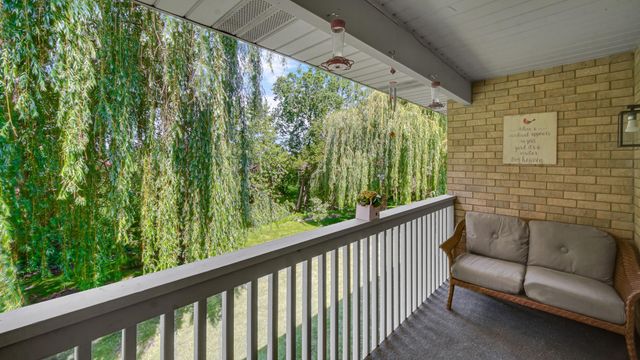 9320 Spring Creek Drive 6, Highland, IN 46322