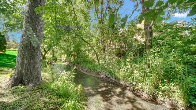 9320 Spring Creek Drive 6, Highland, IN 46322