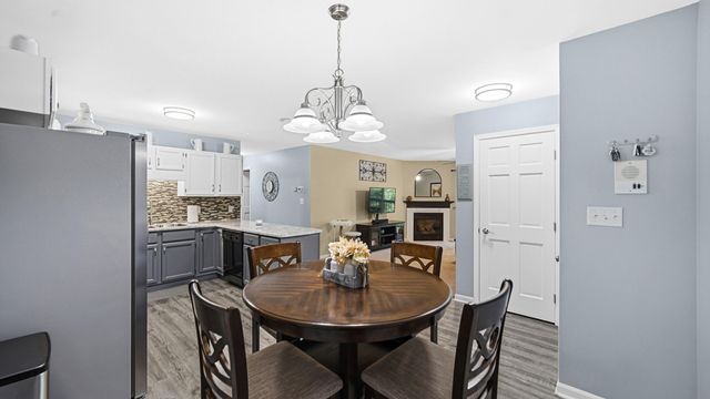 9320 Spring Creek Drive 6, Highland, IN 46322