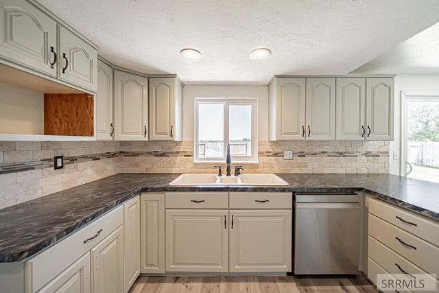 231 Meadowlark Drive, Shelley, ID 83274