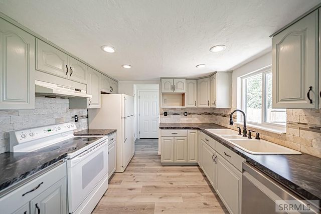 231 Meadowlark Drive, Shelley, ID 83274