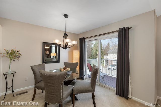 30200 Chesapeake Circle, Walled Lake, MI 48390