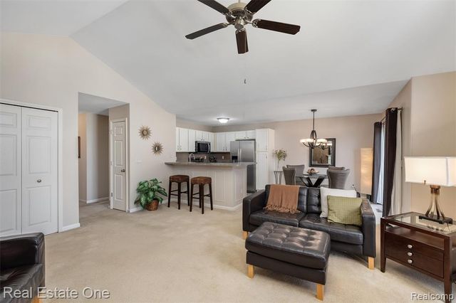 30200 Chesapeake Circle, Walled Lake, MI 48390