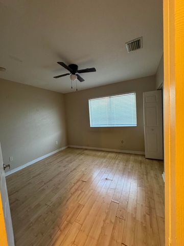 1992 ALAMANDA Way, Riviera Beach, FL 33404