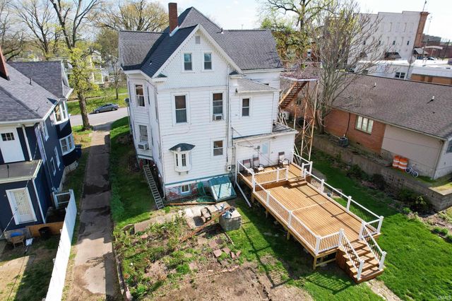 126 E 4th Street, Mount Carmel, IL 62863