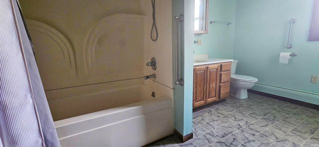 126 E 4th Street, Mount Carmel, IL 62863