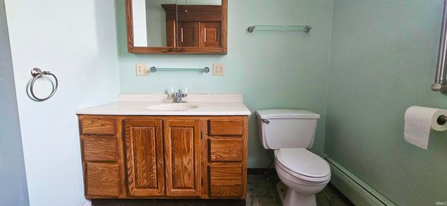 126 E 4th Street, Mount Carmel, IL 62863