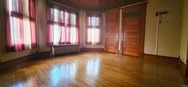 126 E 4th Street, Mount Carmel, IL 62863